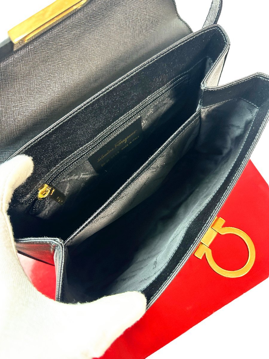 超美品◆本物◆Salvatore FerragamoフェラガモガンチーニVintageヴィンテージG金具2way台形ショルダーバッグハンドバッグ黒金ブラック色_画像10