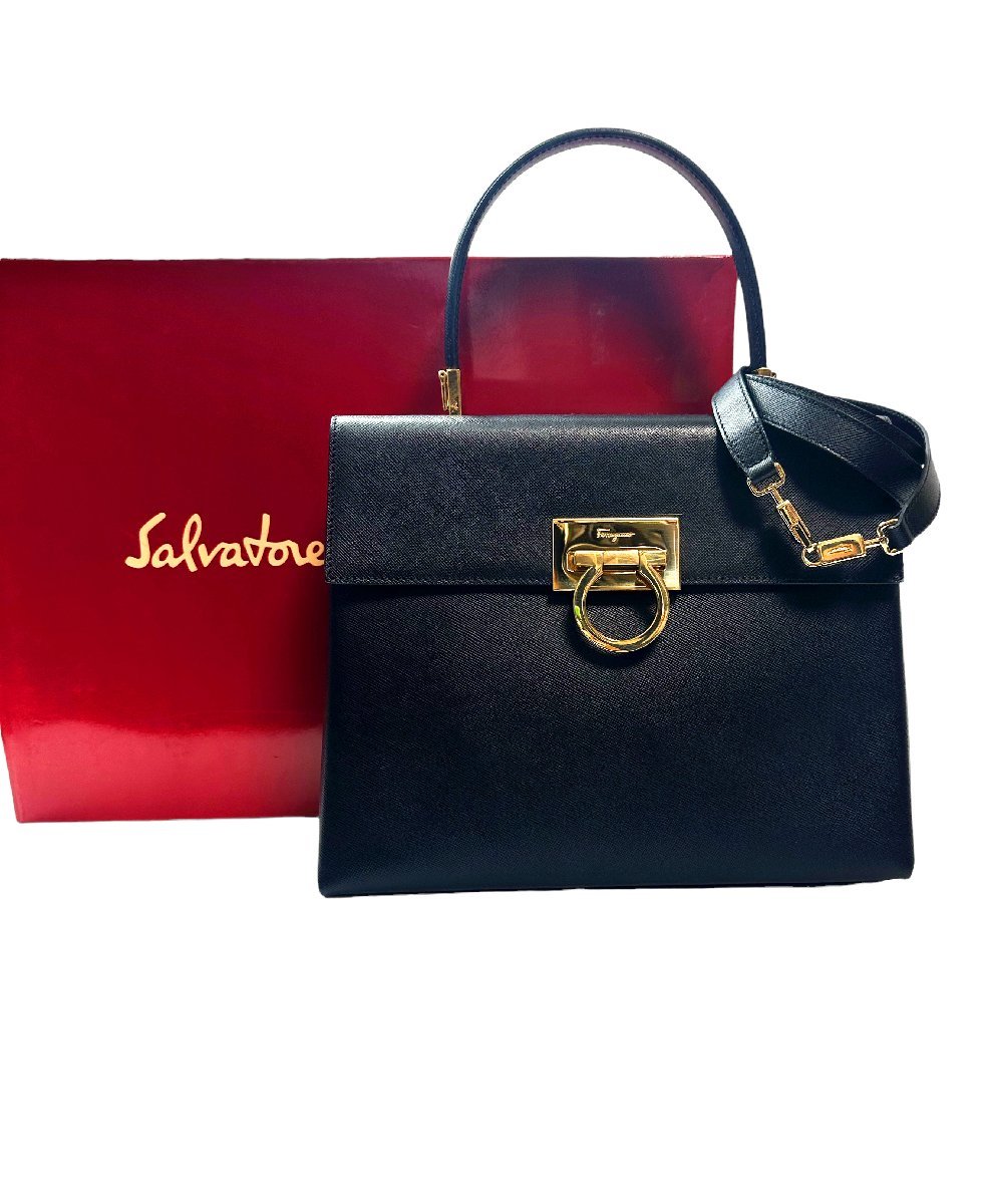 超美品◆本物◆Salvatore FerragamoフェラガモガンチーニVintageヴィンテージG金具2way台形ショルダーバッグハンドバッグ黒金ブラック色_画像1