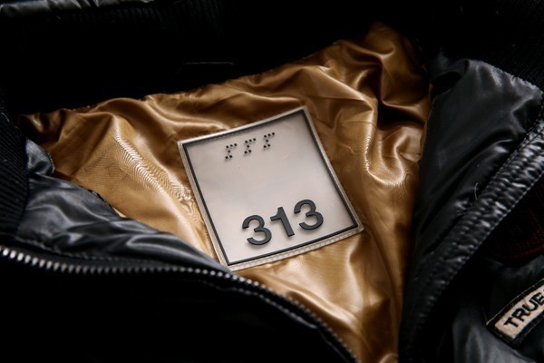  原文:新品 高級 人気 イタリアブランド TUT313 ジャケット 寒冷地超防寒 メンズ レディース 防寒 防風 ダウンジャケット 黒/XL