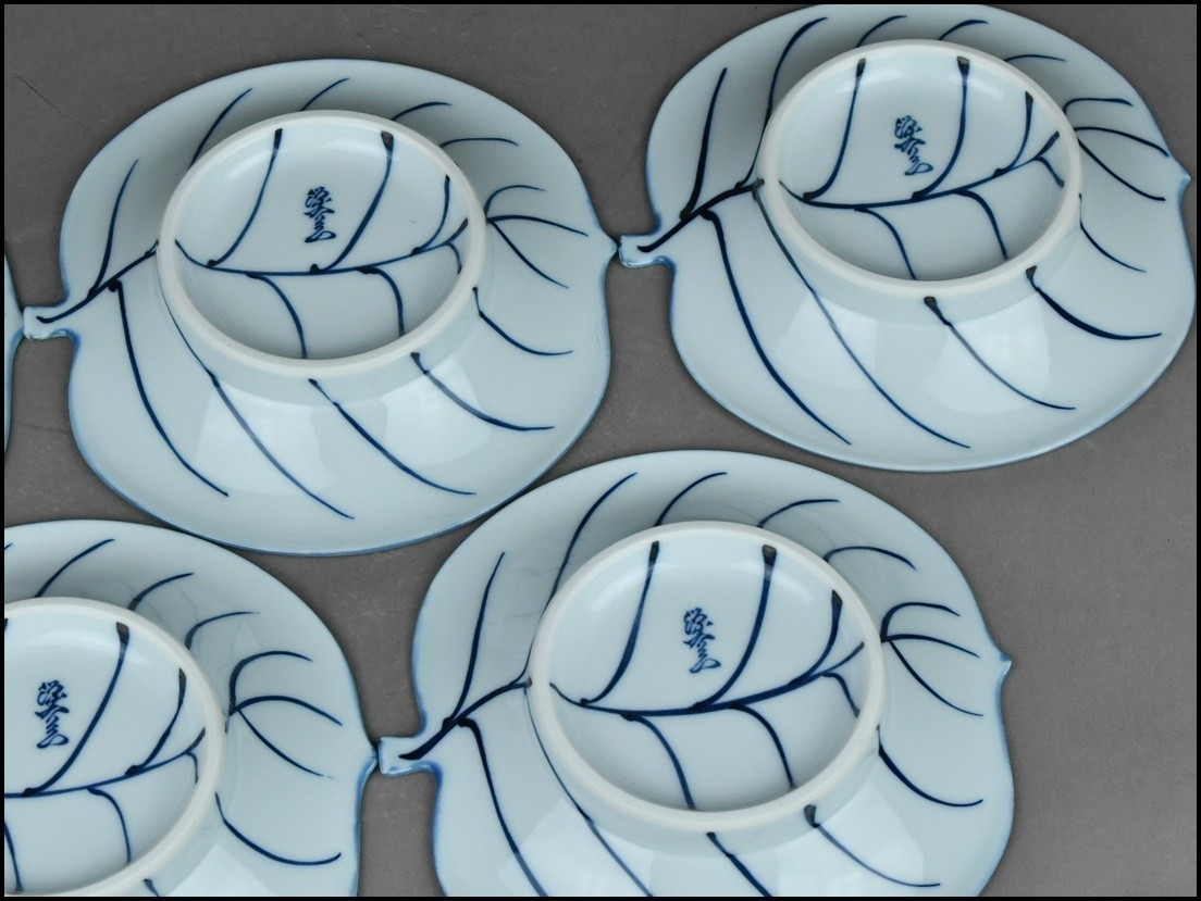  Arita .[ павильон . источник правый ..] белый фарфор с синим рисунком лист форма .. тарелка . покупатель вместе коробка DR23-1212