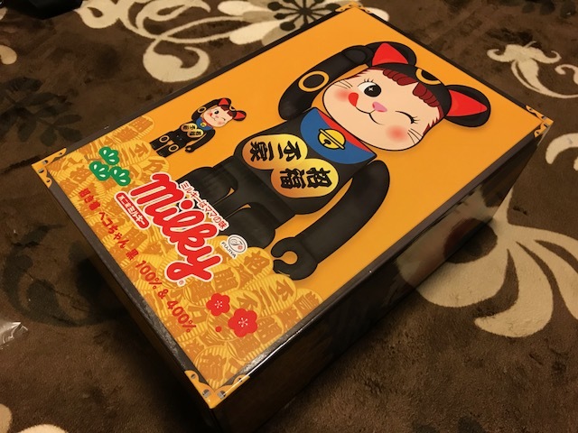 * new goods unopened!*BE@RBRICK maneki-neko Peko-chan black 100%&400% Fujiya Bearbrick Black black 