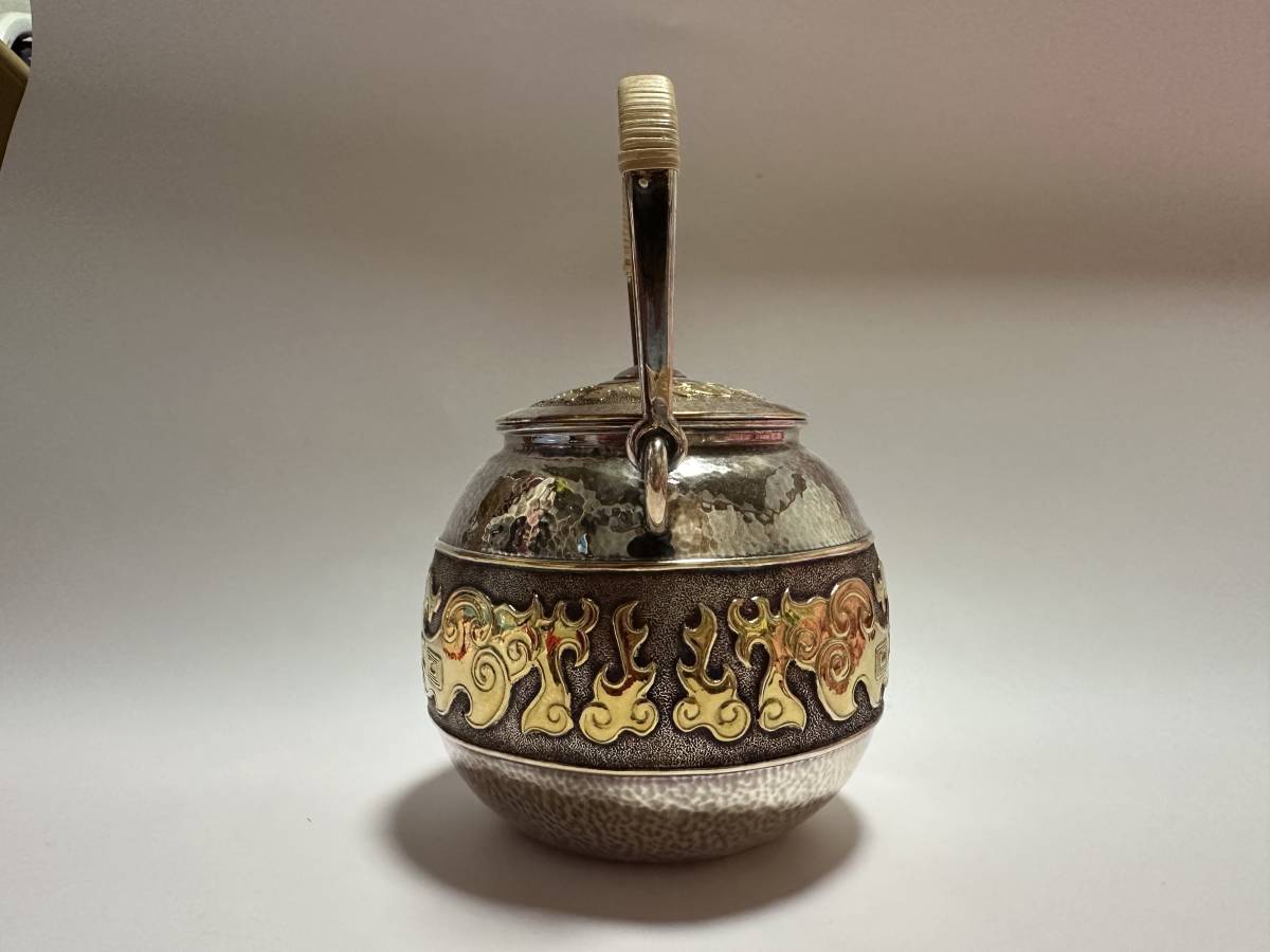 時代 純銀製 蔵六居造 塗金饕餮文 砲口湯沸 工芸品 古美術品 銀瓶 煎茶道具