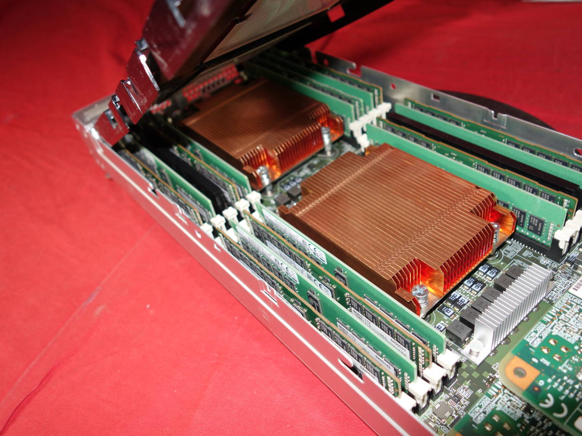NEC　Express5800/B120g-h 【Xeon E5-2690V4x2CPU】 【動作未確認】 メモリ128GB/SSD200GB/OSなし　中古 ブレードサーバ 【10日間保証】_画像5