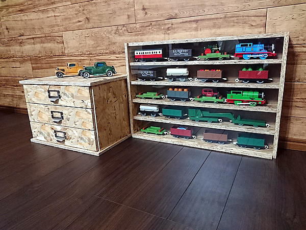  free shipping *OSB* acrylic fiber * railroad model storage shelves * collection rack 7