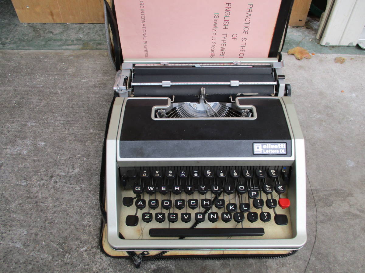  Olivetti オリベッティ タイプライター Lettera DL ケース付の画像1