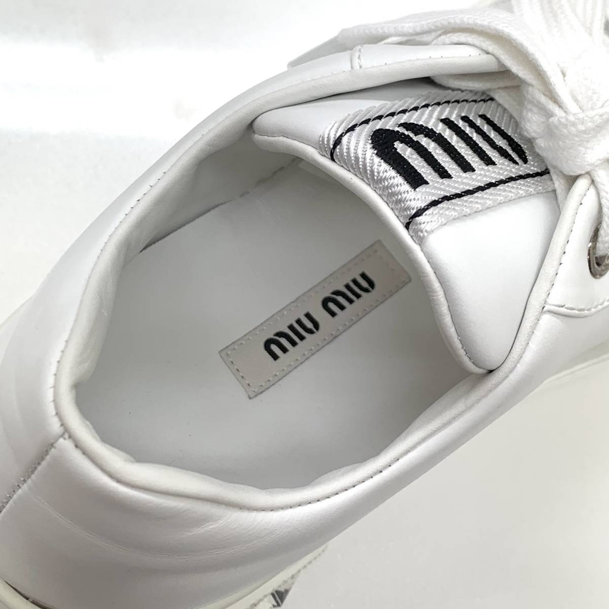 6252 unused MiuMiu leather biju- sneakers white 