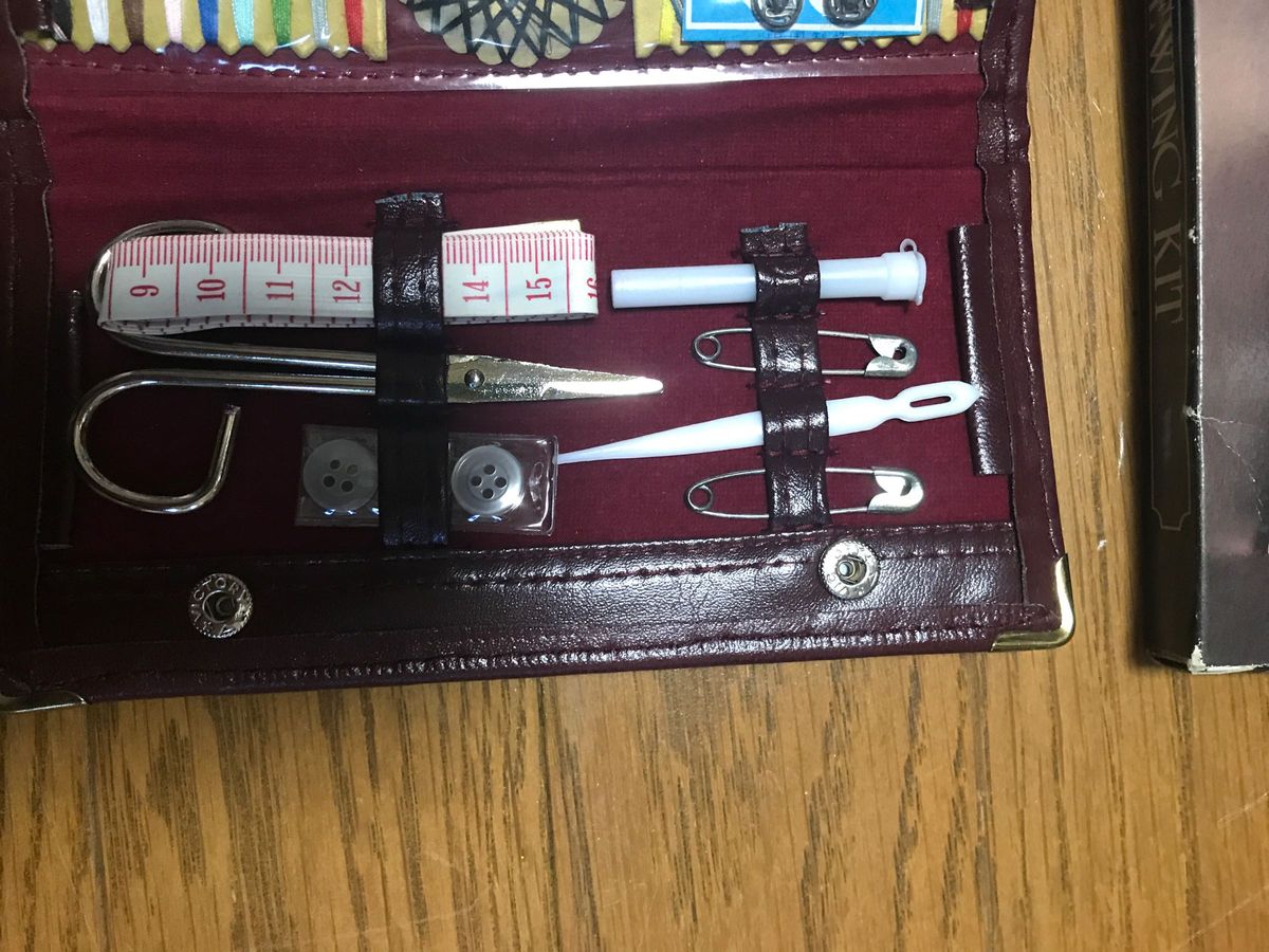 昭和レトロ　sewing kit ソーイングキット　アンティーク　インテリア雑貨　古物