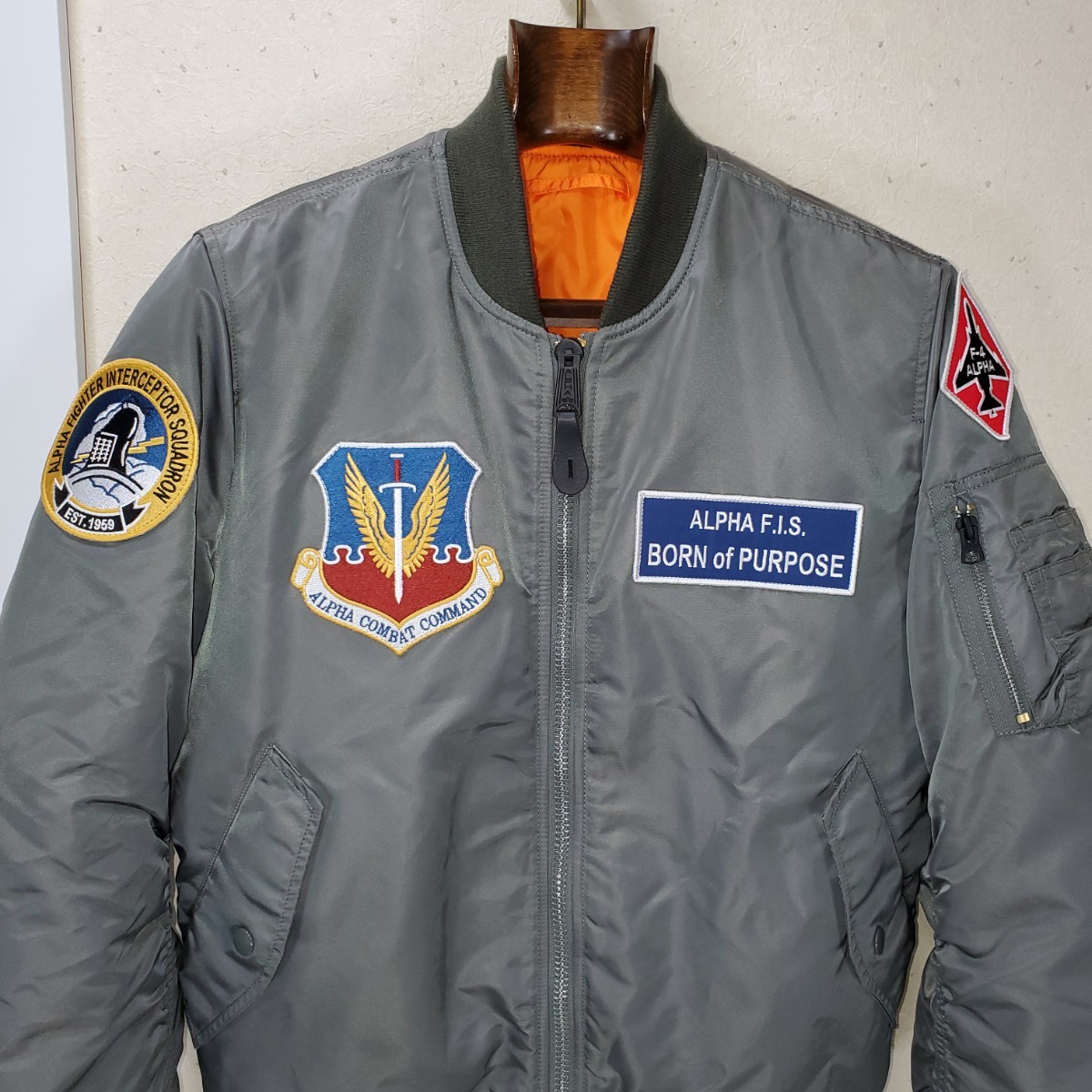 美品◆ALPHA アルファ MA-1 TA0138-259 フライトジャケット AIRCREW 57Th TIGHT JACKET リバーシブル(M)ヴィンテージグレー/セージグリーン_画像4