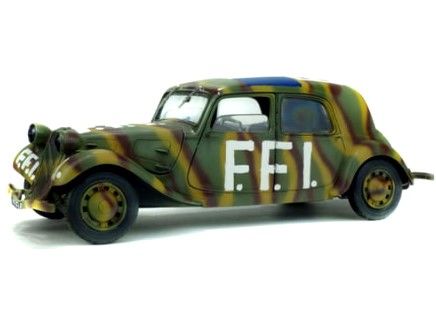 1/18 シトロエン トラクシオン 11CV FFI 1944 迷彩 ダイキャスト製ミニカー