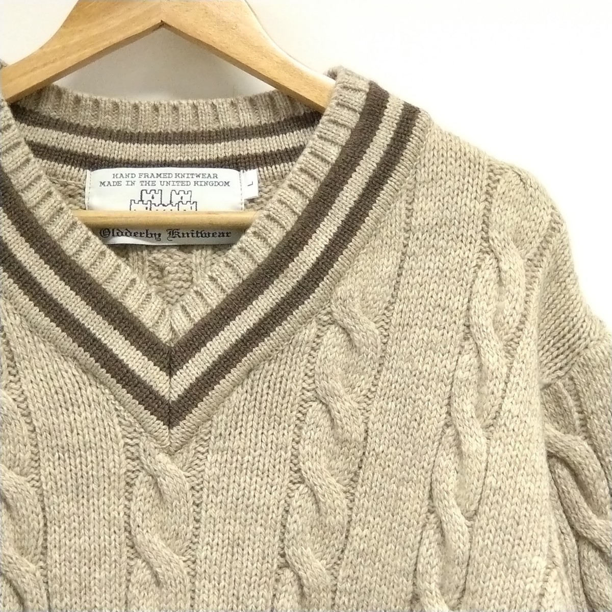 イギリス製【Gladerby Knitwear】 グラダービー ニットウェア セーター ケーブル ベージュ Vネック ウール 毛 古着 お洒落 メンズ L/Yw428_画像3