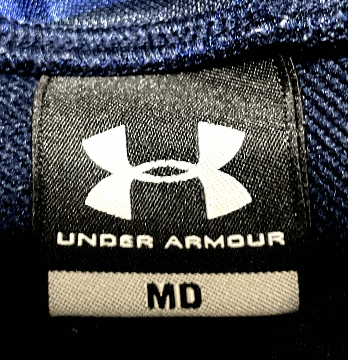 冬春向け★UNDER ARMOUR アンダーアーマー★やや薄手　フード付き　フルジップ　パーカージャケット★メンズLサイズ位★全国送料５２０円_画像6