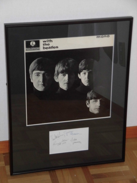 ◆◇THE BEATLES(ザ・ビートルズ)【直筆サイン入り1963年パーロフォン・レコード・プロモ・カード】額装済み◇◆