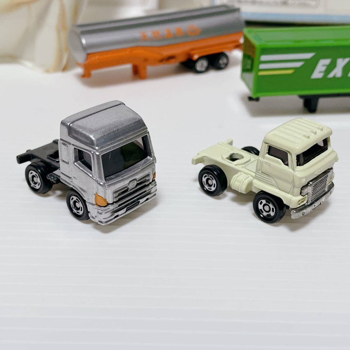 匿名取引・送料無料 絶版 TOMY トミカ つなぎかえて遊べる 匿名取引・送料無料 絶版 TOMY トミカ つなぎかえて遊べる