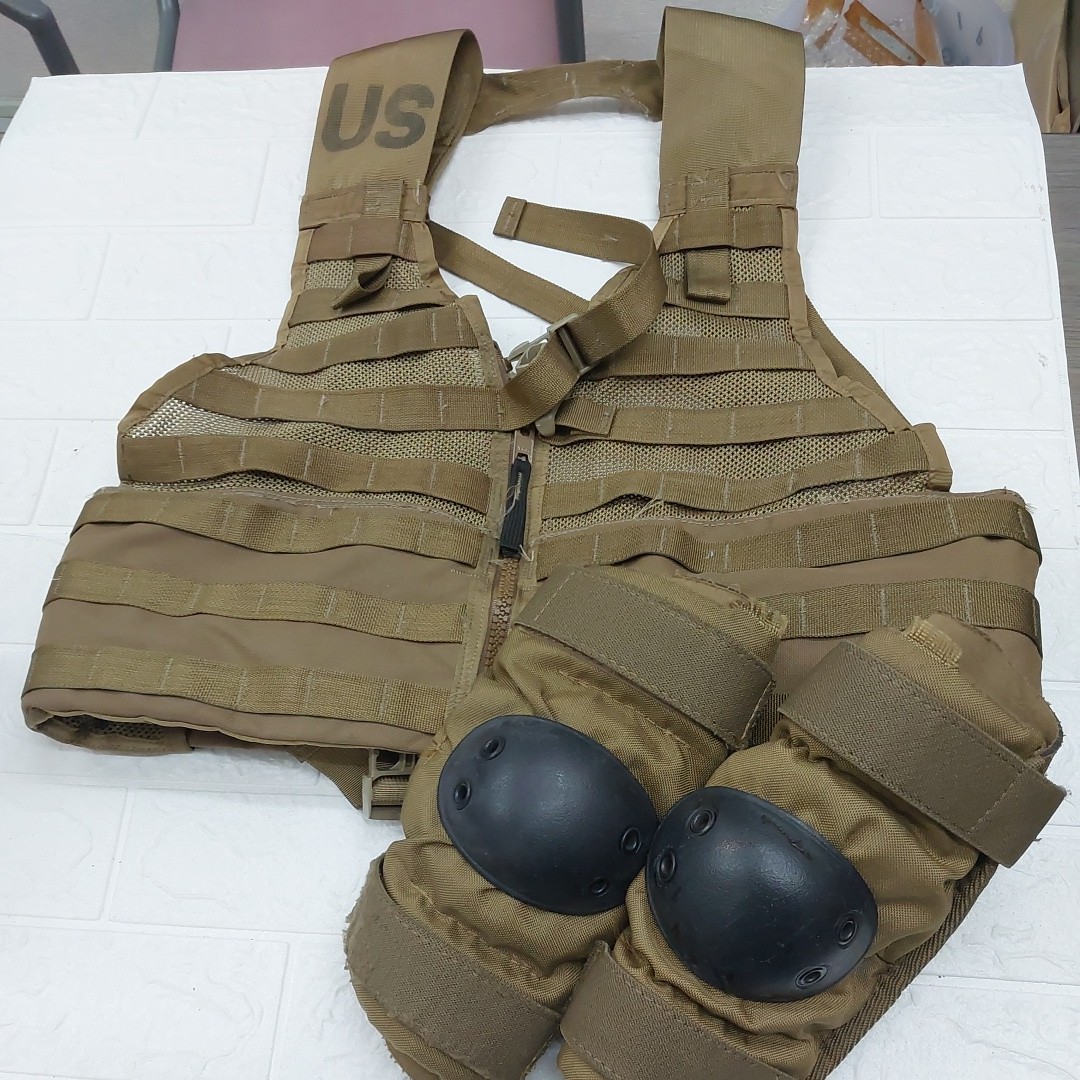 アーミーベスト　肘当てセット サバゲー 迷彩 カーキ　US サバイバル　ミリタリー　軍服　チョッキ　ジッパーYKK_画像1