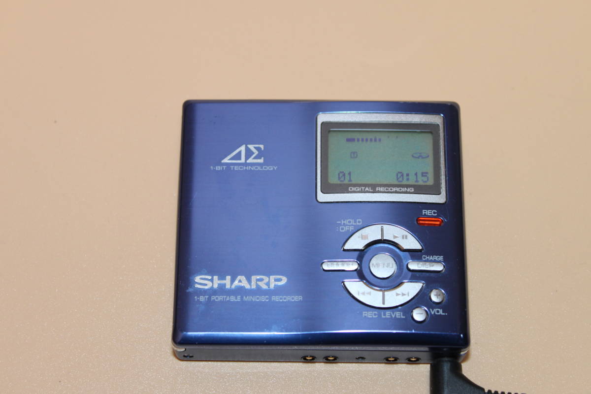 SHARP MD-DR7 MD-DR77 ポータブルMDプレーヤー MDレコーダー シャープ 充電スタンド付計２台 再生確認済み 再生正常 録音未確認　_画像4