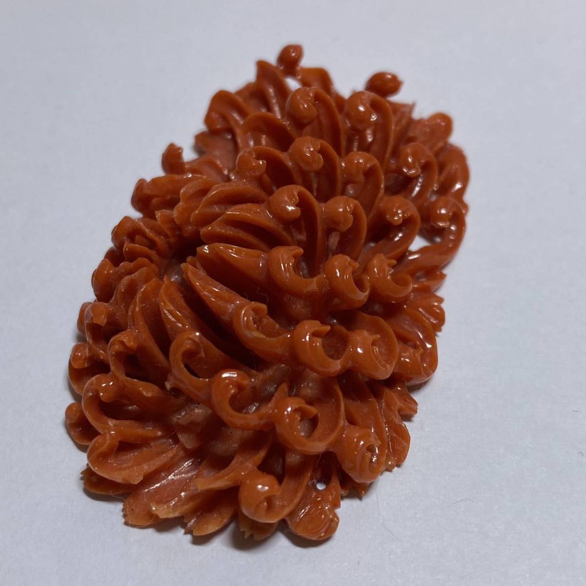 ☆赤珊瑚　帯留　菊　重量15.3g　ルース　彫刻　サンゴ　コーラル☆W-486_画像4