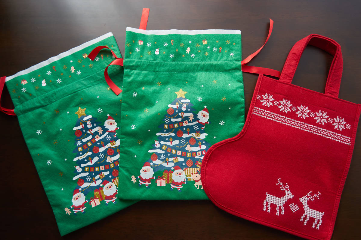 クリスマス　包装袋　（サイズ約38×27cm）　２種類　3枚　　★中古品★_画像1