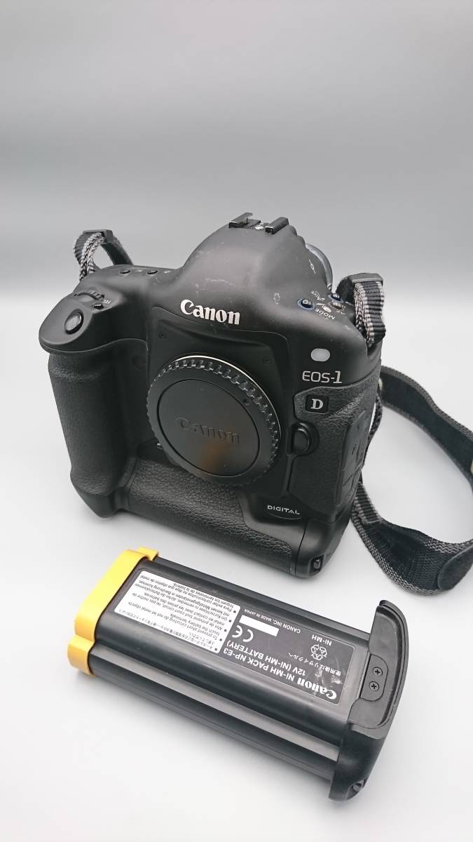 キャノン CANON EOS-1 D DIGITAL デジタル一眼 カメラ 本体 予備バッテリー 動作未確認_画像1