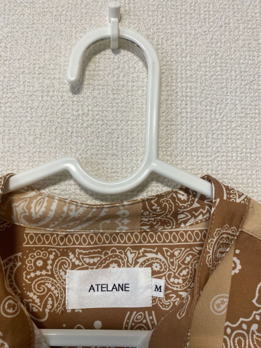 ATELANE / バンダナ柄バンドカラーシャツ 半袖アロハシャツ