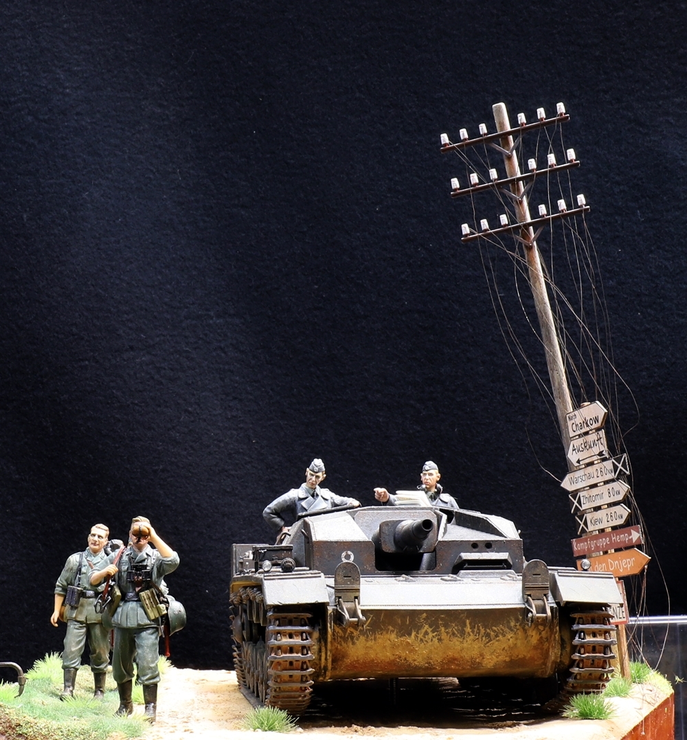 1/35 作品名「行軍」 ドイツ軍 Ⅲ号突撃砲＆歩兵 ジオラマ 制作完成品 作品サイズ（W24cm×D24cm×H24cm）_画像3