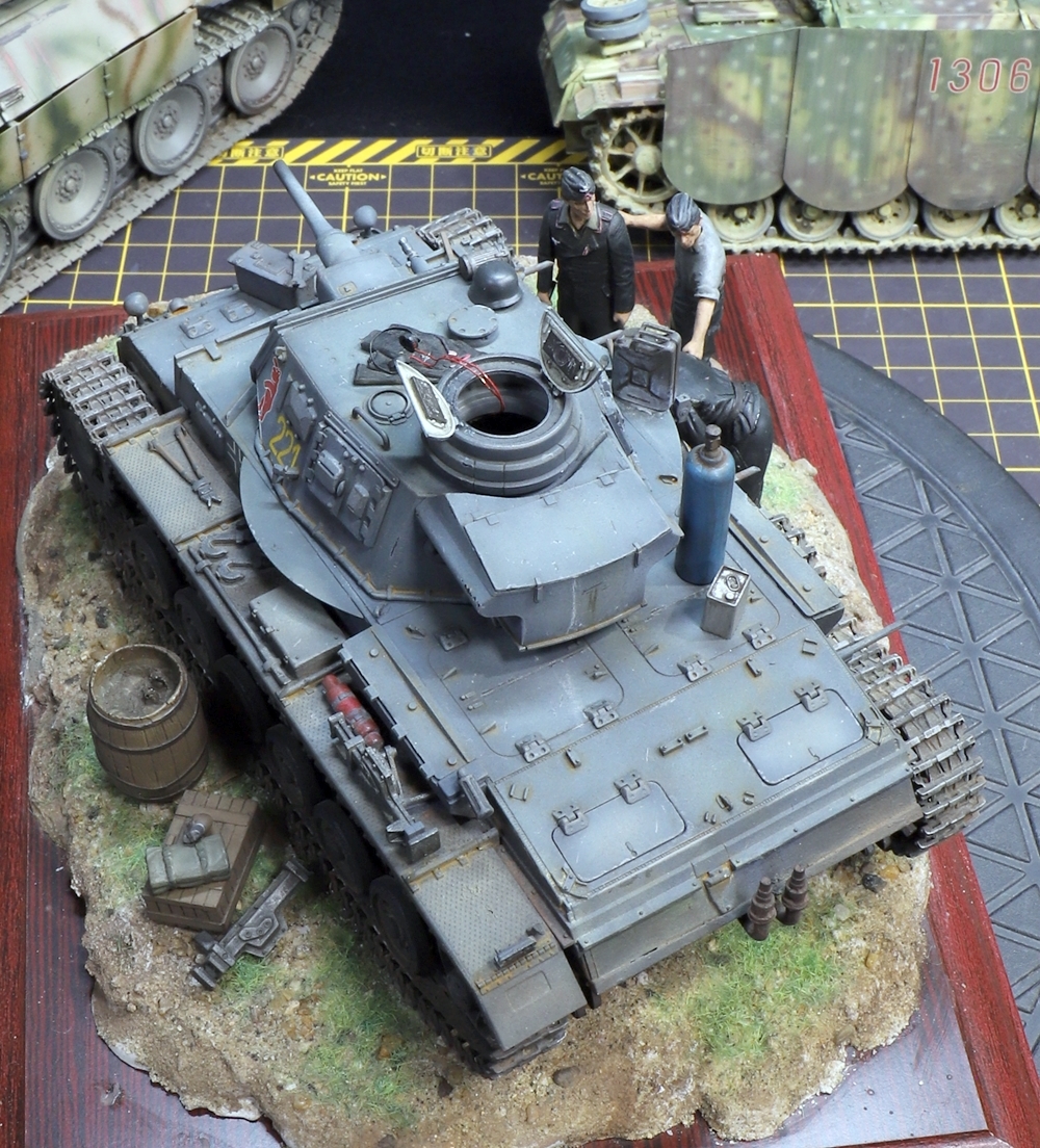 1/35 ドイツ陸軍 Ⅲ号戦車 整備修理情景ジオラマ 制作完成品 作品サイズ（W16cm×D22cm×H13cm）_画像9