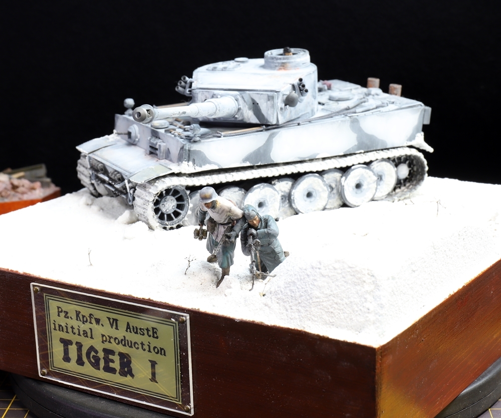 1/35 ドイツ軍 タイガーⅠ 極初期型 冬季戦ジオラマ制作完成品（作品サイズ幅250mm×奥行250mm×高さ150mm）_画像1