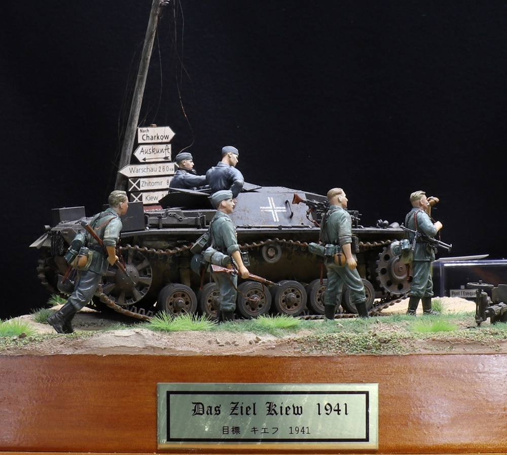 1/35 作品名「行軍」 ドイツ軍 Ⅲ号突撃砲＆歩兵 ジオラマ 制作完成品 作品サイズ（W24cm×D24cm×H24cm）_画像1