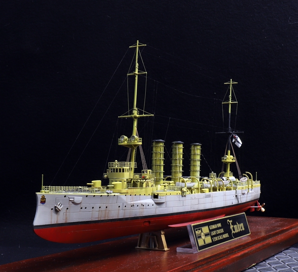 プロモデラーK氏制作 1/350 ドイツ海軍 軽巡洋艦 エムデン完成品（長さ410ｍｍ×幅110ｍｍ×高さ180ｍｍ）アクリルケース付_画像6
