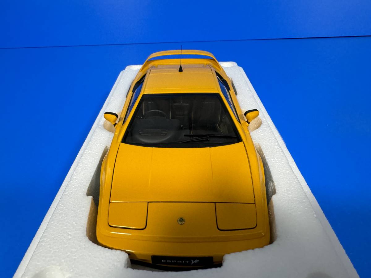 オートアート 1/18 ロータス エスプリ V8 イエロー AUTOart LOTUS ESPRIT V8 Yellow_画像6