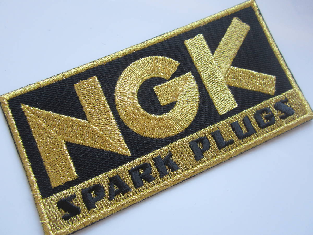 NGK SPARK PLUGS スパークプラグ 長方形 金 ロゴ バイク ワッペン/自動車 バイク オートショップ カー用品 整備 作業着 140_画像2