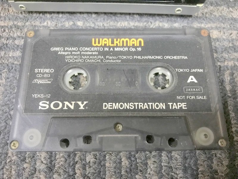 【通電動作未確認】SONY WALKMAN WM-W800 カセットプレーヤー CD-813 YEKS-12 デモテープ 2個セット ソニー 1円~　S2631_画像3