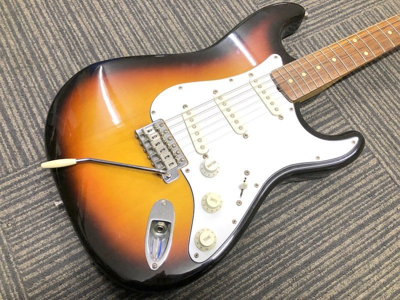 【現状品】Fender Japan Stratocaster ST-62 Sシリアル ストラトキャスター フェンダー ケース付き 1円~　K0750+_画像4
