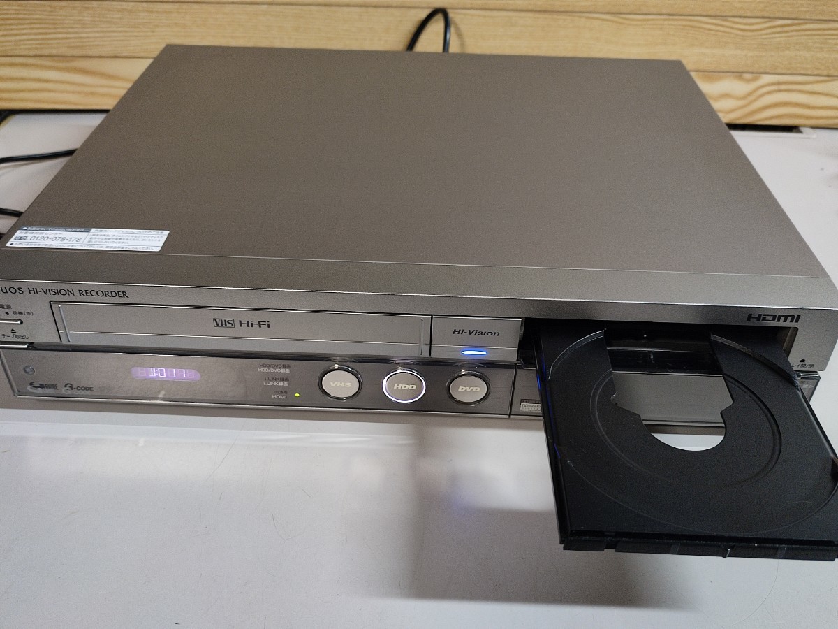 【 動作保証】 SHARP 「DV-ACV32」 VHS一体型ビデオデッキ、DVDレコーダー、ダビング10 【メンテナンス済み】2006年製（4647）_画像2