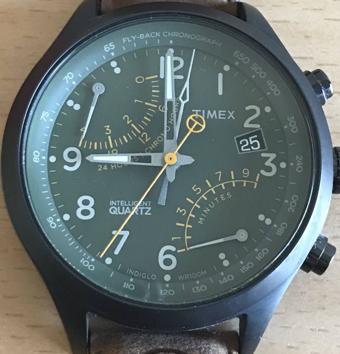 140-0261 TIMEX タイメックス　メンズ腕時計　革ベルト　クオーツ　クロノグラフ T2P381 電池切れ 動作未確認_画像1