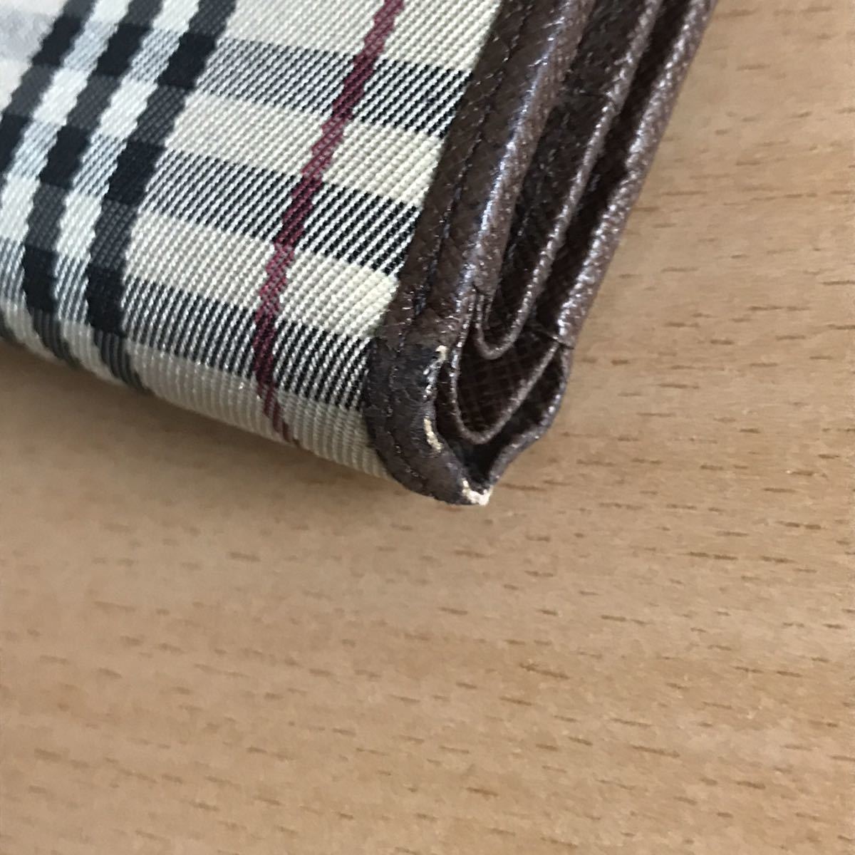 140-1226 Burberry バーバリー ノバチェック 二つ折り財布_画像3