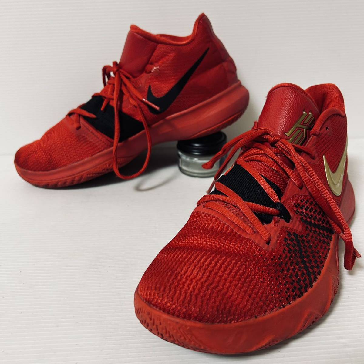 【新品同様】NIKE KYRIE FLYTRAP UNIVERSITY RED ナイキ　カイリー フライトラップ　スニーカー 25.5cm レッド　＊9_画像1