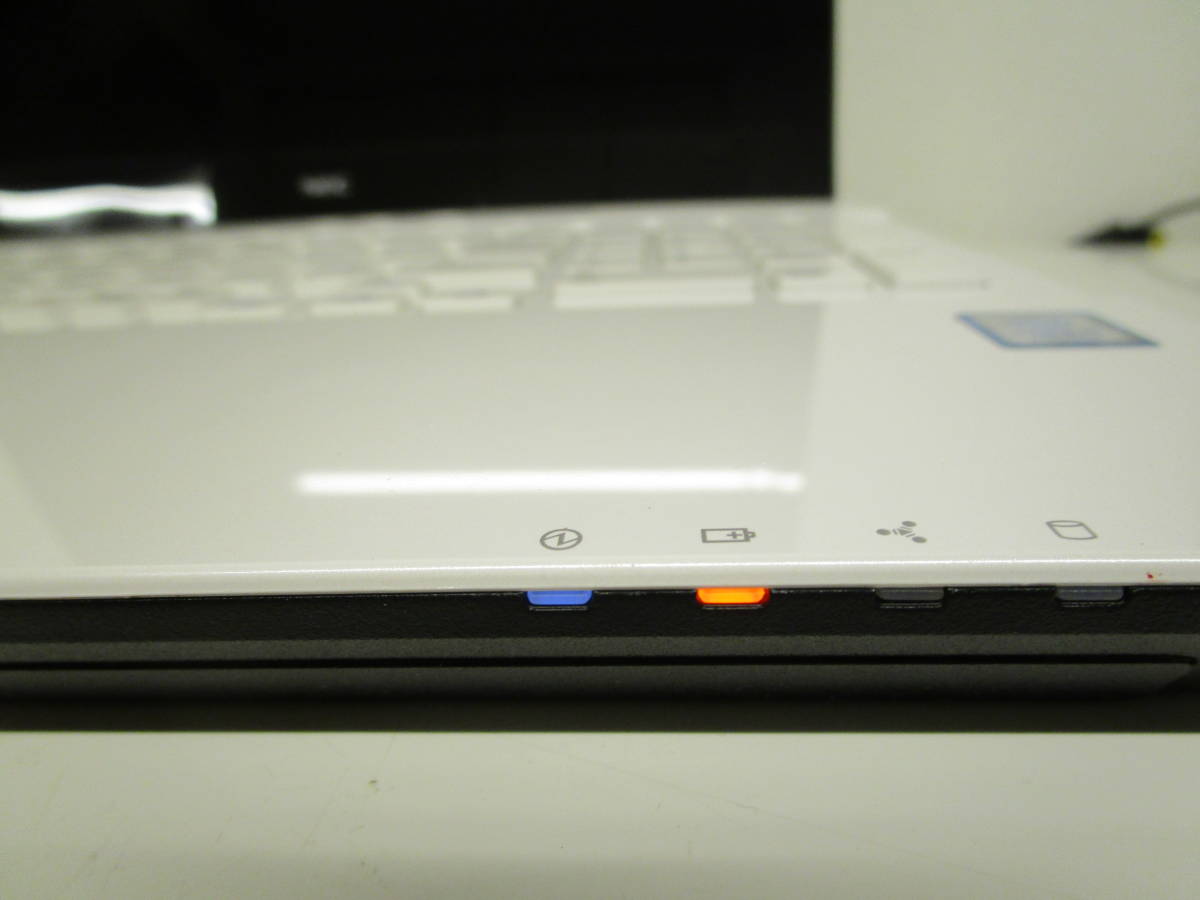ジャンク品　 NEC PC-NS700/G i7 第7世代/ メモリー0GB　HDDなし BD-RE 15,6型LED 起動不良_画像2