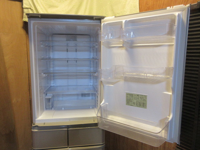 C656●ＳＨＡＲＰ■シャープ■ノンフロン冷凍冷蔵庫■SJ-W412E-S■両開き■412Ｌ■2019年製■中古品_画像3