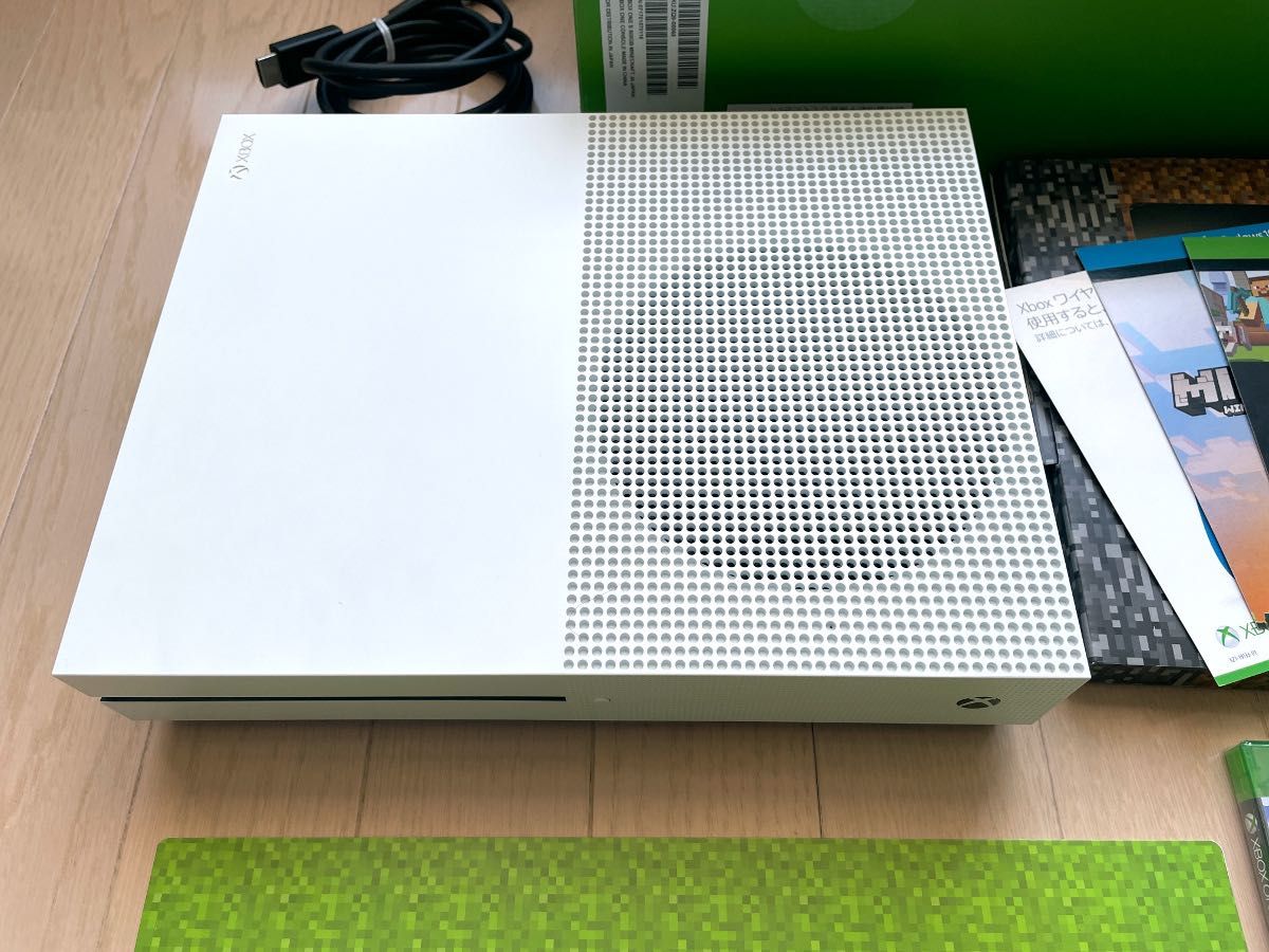 Xbox One S 500GB Minecraft同梱版 【おまけで未開封のマイン Xbox One S 500GB Minecraft同梱版 【おまけで未開封のマイン