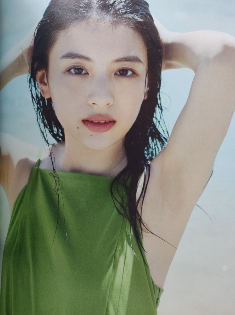 出口夏希 1st写真集 『 liberte 』 帯付/未開封 の商品詳細 出口夏希 1st写真集 『 liberte 』 帯付/未開封 の商品詳細