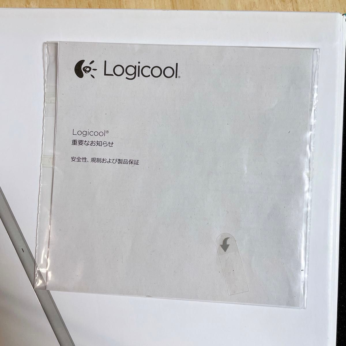 LOGICOOL ウルトラスリムマグネットクリップキーボードカバー ホワイト