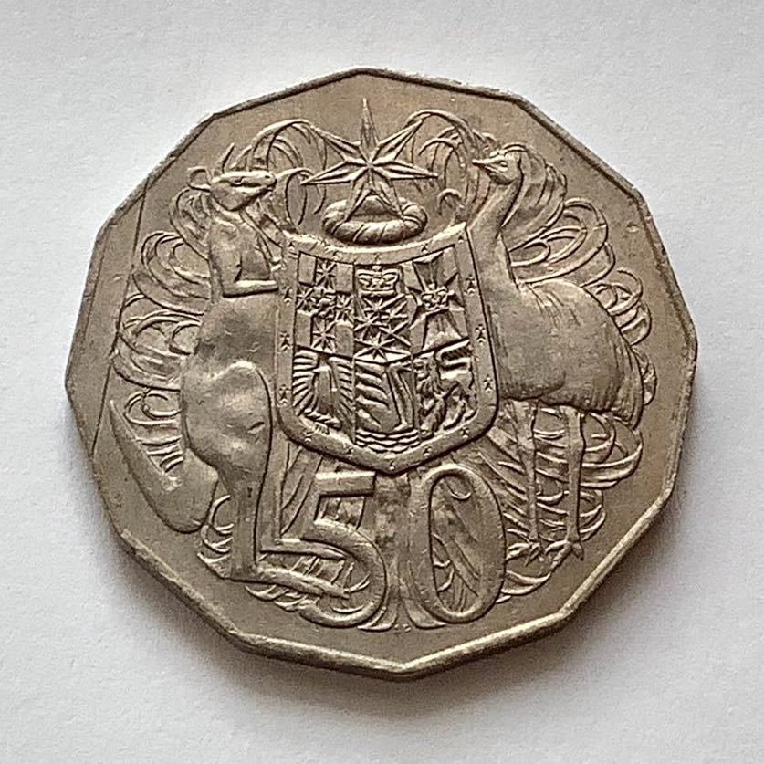 【希少品セール】オーストラリア エリザベス女王肖像デザイン 50セント硬貨 1976年 1枚の画像2