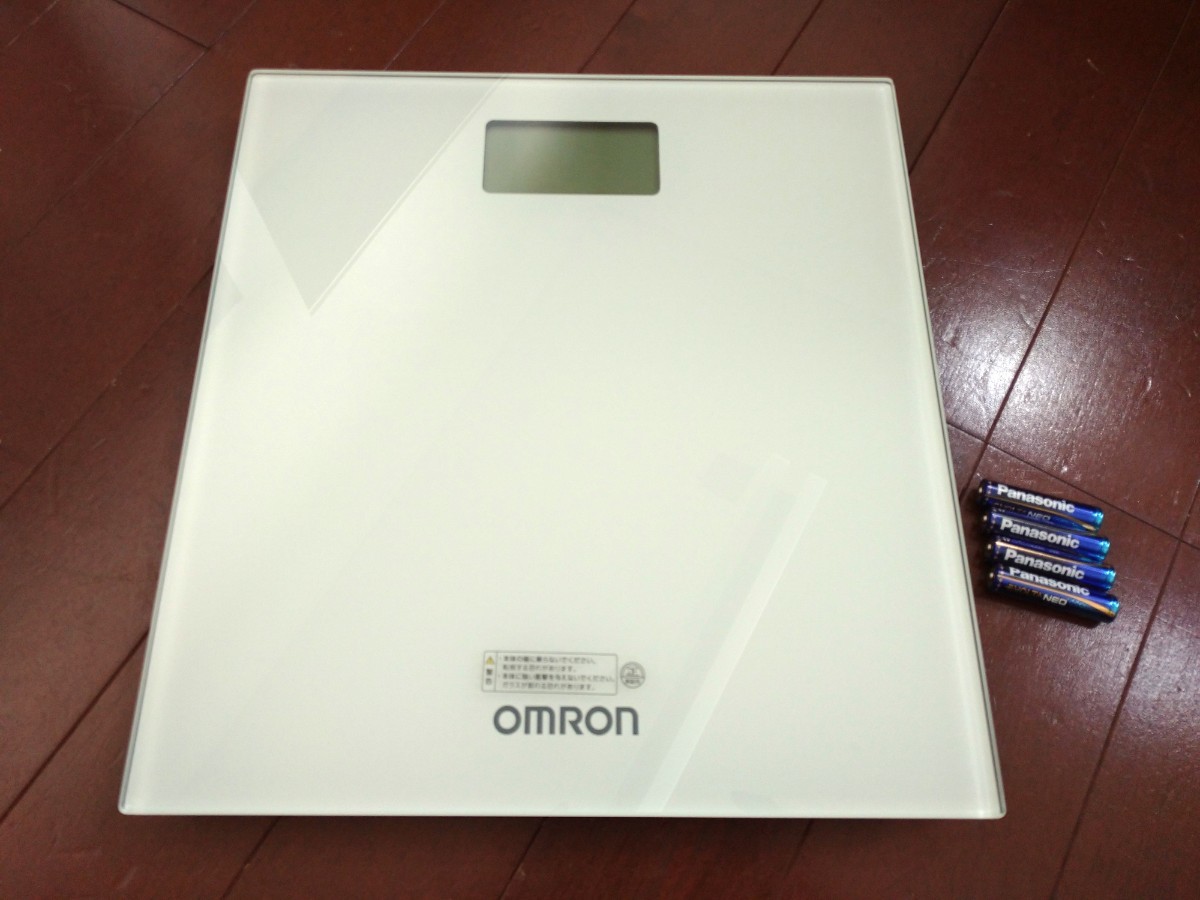 ★中古「OMRON オムロン体重計 スマホ連動 HN-300T2-JTW ホワイト」スマホに測定値データ自動転送管理オムロンコネクトBMI計算 電池付き_画像1