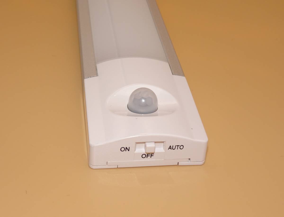 LEDライト　動きを感知し自動点灯 USB充電式／USB電源直結も可 (800-LED019)_画像6