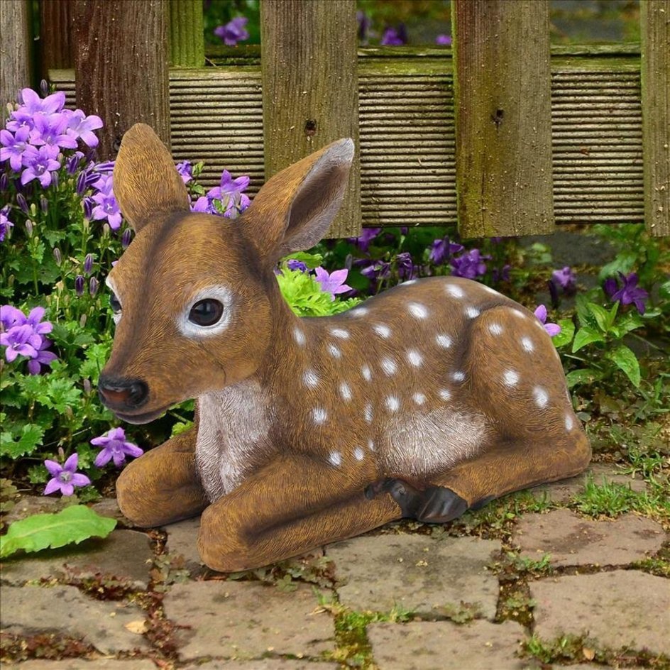 「鹿の街」森の子鹿 赤ちゃん鹿の彫像 庭園ガーデン彫刻 ホーム装飾 アート工芸 芝生 玄関 ピロティ 贈り物 輸入品