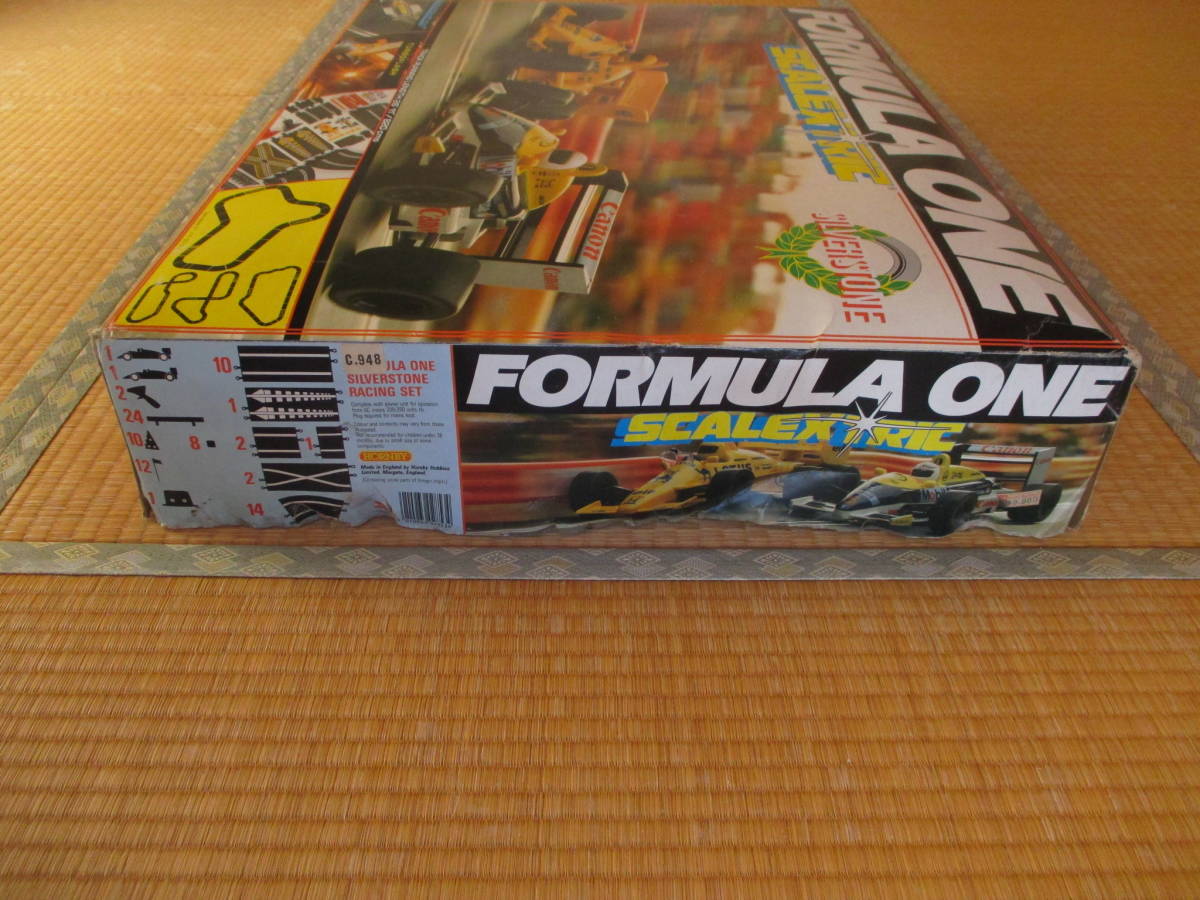 【スロットカー】SCALEXTRIC FORMULA ONE SILVERSTONE SET (C948) ◆スケーレックストリック サーキット　コースセット_画像3