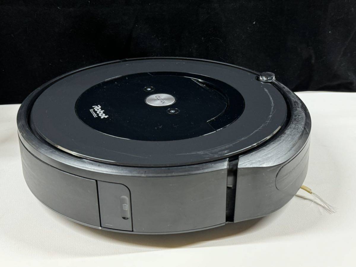 iRobot Roomba アイロボット ルンバ e5 ロボット掃除機　清掃済　動作OK 充電器付き (140s) ② _画像3