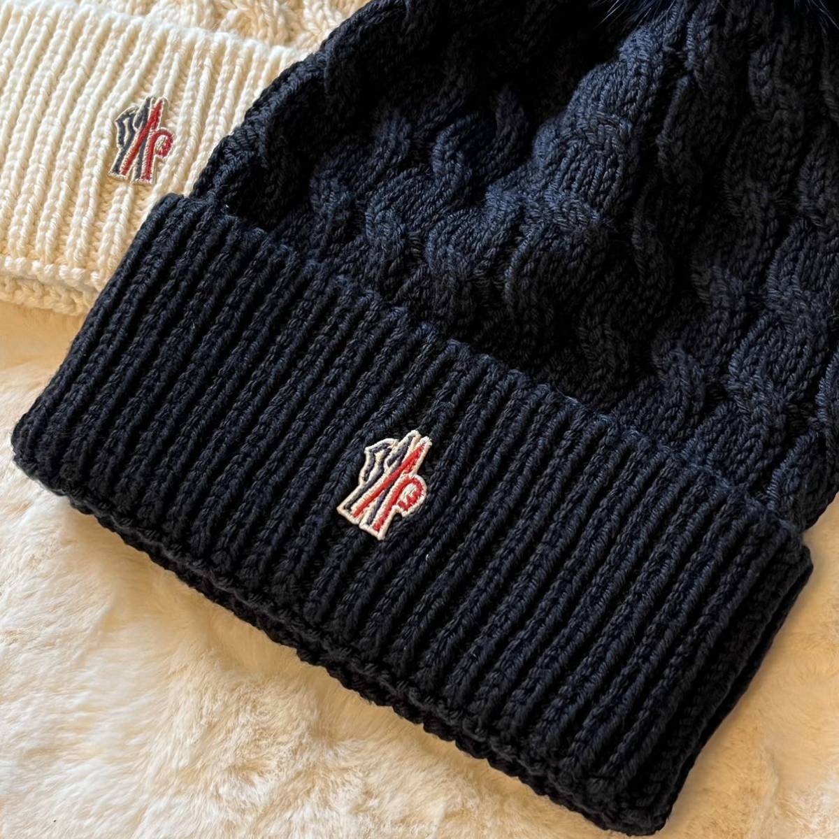 新品未使用◆MONCLER GRENOBLE ビーニー フォックス ニット帽　ニットキャップ ロゴ モンクレール　黒_画像4