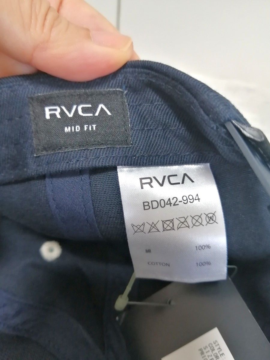 【新品 RVCA（ルーカ）】コーデュロイ×コットン 立体刺繍ロゴ ６パネルキャップ
