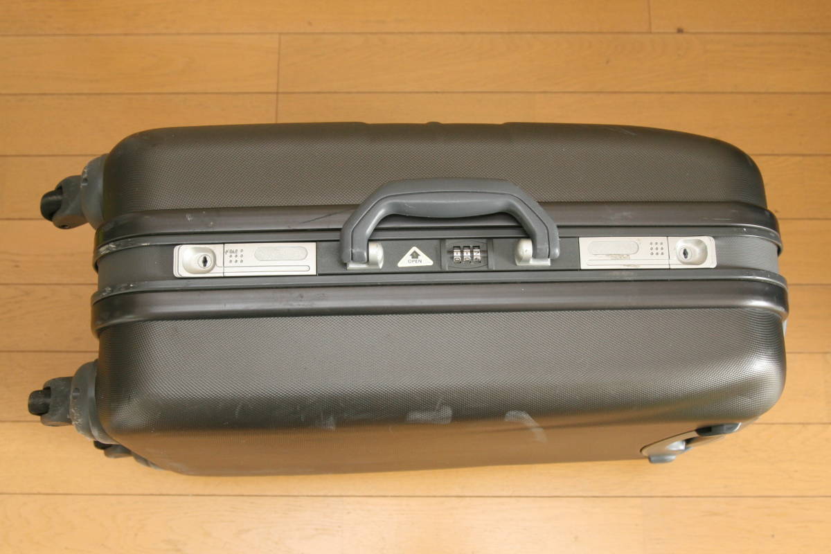 ●LOJELスーツケース　中型　ハードタイプ　ダイヤルロック・鍵付き_画像4